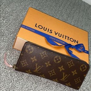 Louis Vuitton Large Wallet💕